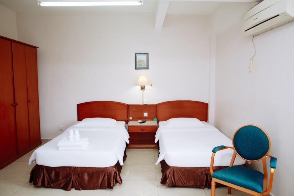 Hotel Room (Standard Twin)